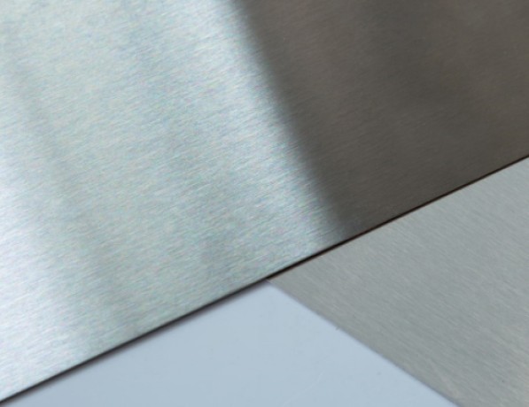 Лист нержавеющий шлифованный х/к 08Х18Н10Т 0,9 мм ГОСТ 5582-75 фото
