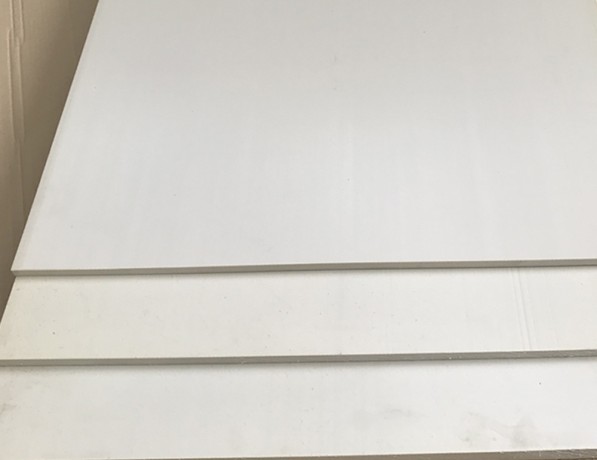 Полиэфирэфиркетон листовой PEEK 15х620х3000 мм ГОСТ 33366.1-2015 фото